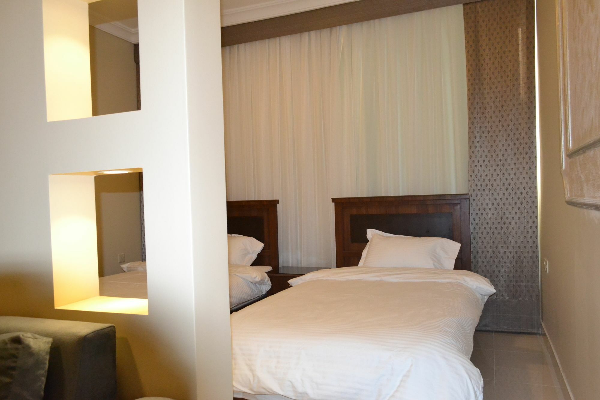 Gelnar Al Raqi Aparthotel Sultanah Exterior foto